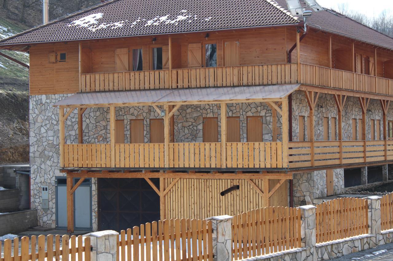 B&B Zlatna Nit Босанска Крупа Екстериор снимка