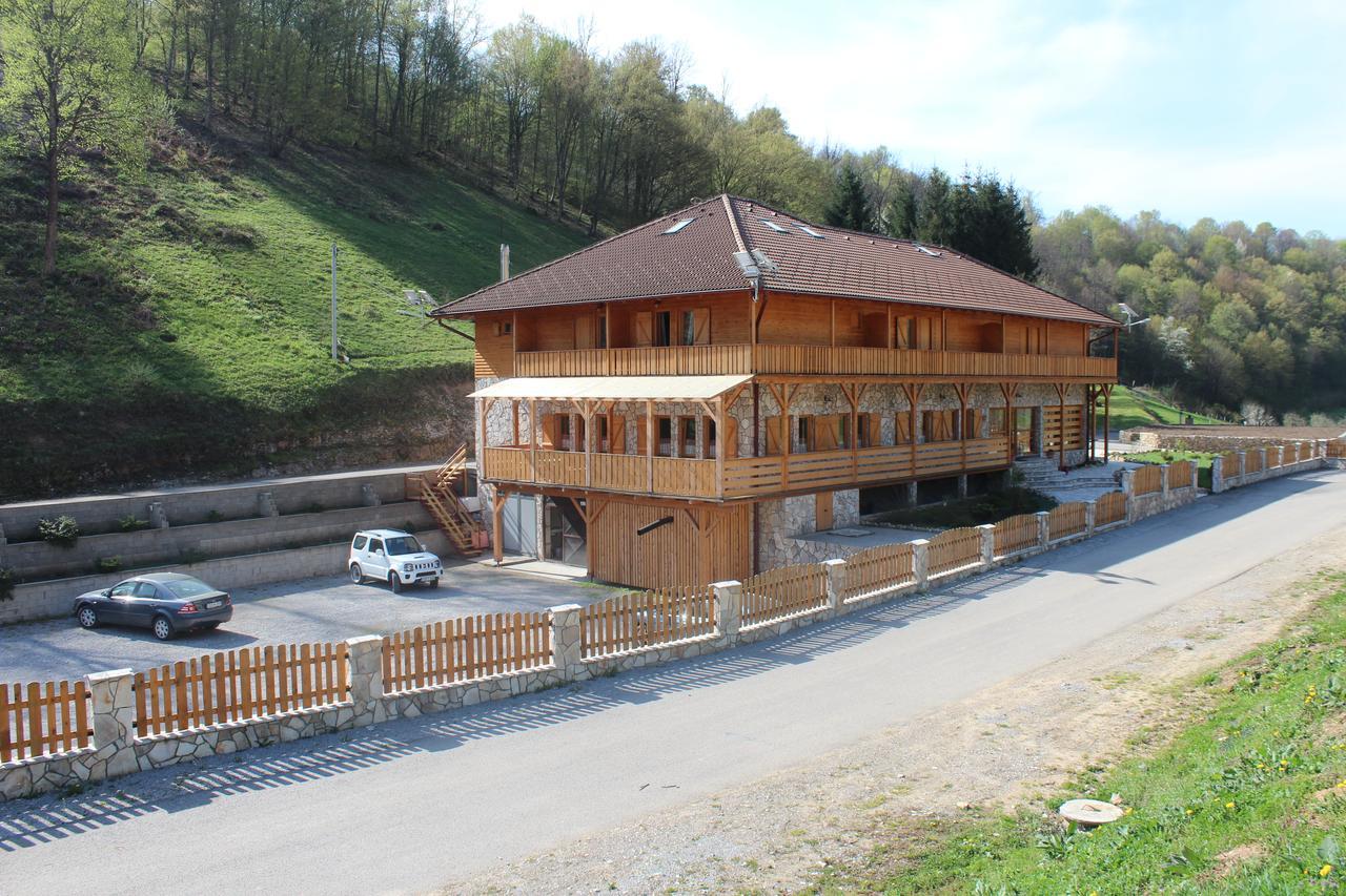 B&B Zlatna Nit Босанска Крупа Екстериор снимка