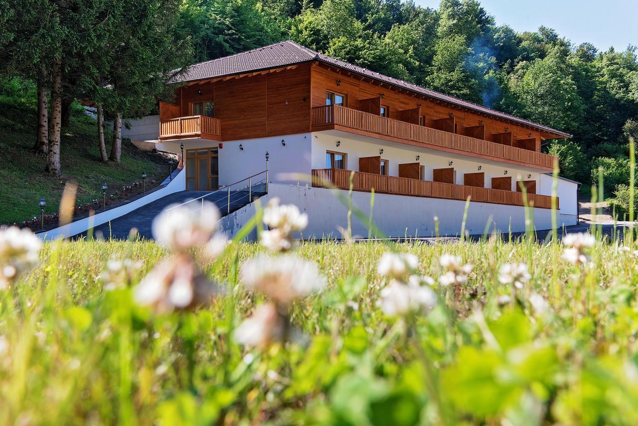 B&B Zlatna Nit Босанска Крупа Екстериор снимка