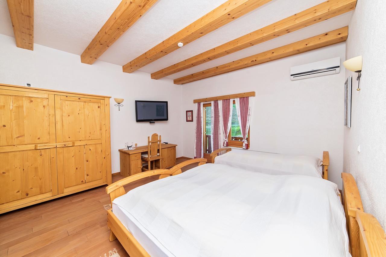 B&B Zlatna Nit Босанска Крупа Екстериор снимка
